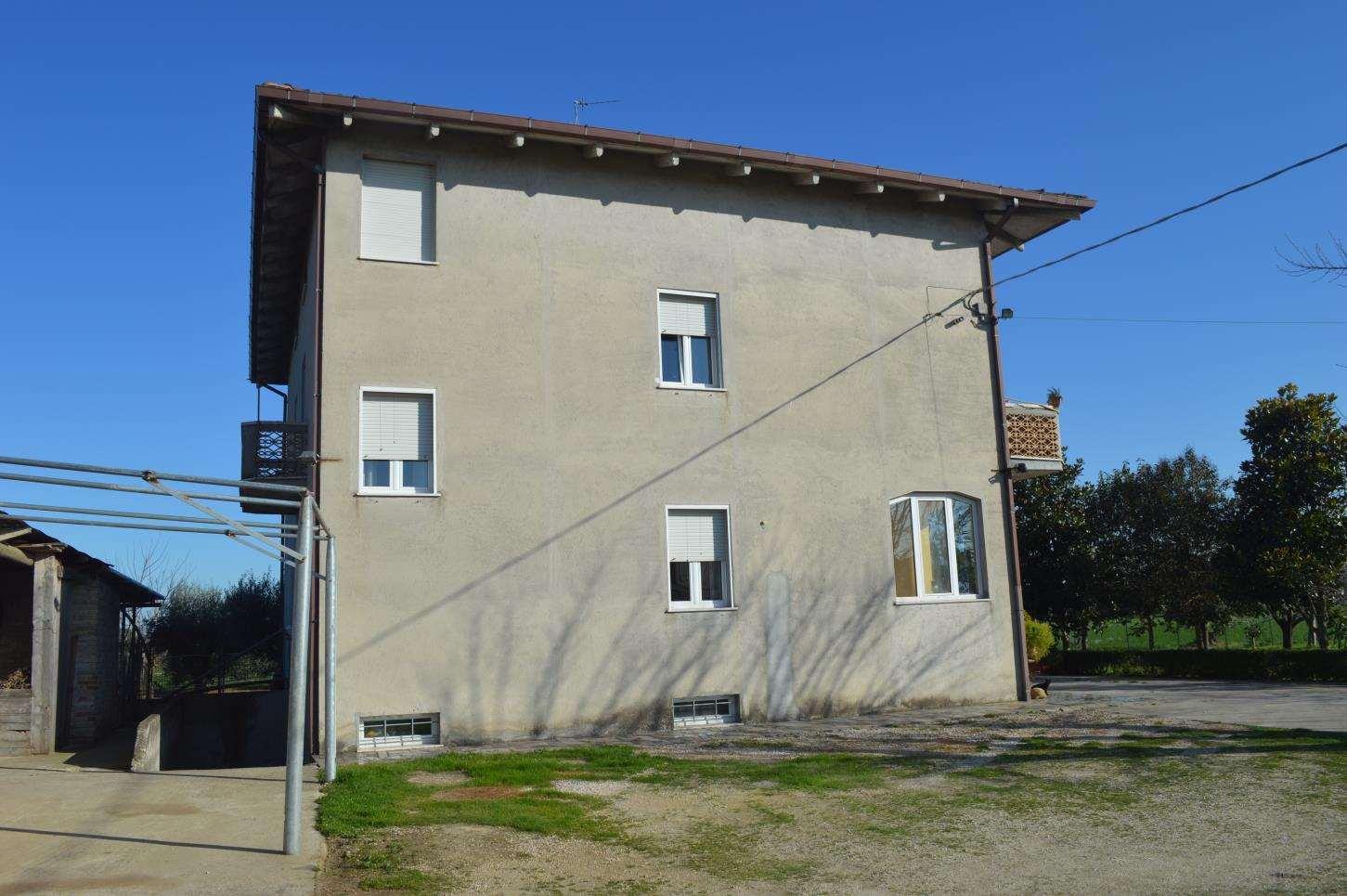 immobile garage all'asta in CDA SAN CLAUDIO 40 - 62014 Corridonia (MC) - 2