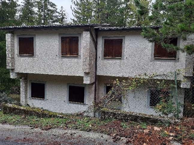immobile appartamento all'asta in LOC FRONTIGNANO - 62039 Ussita (MC) - 3