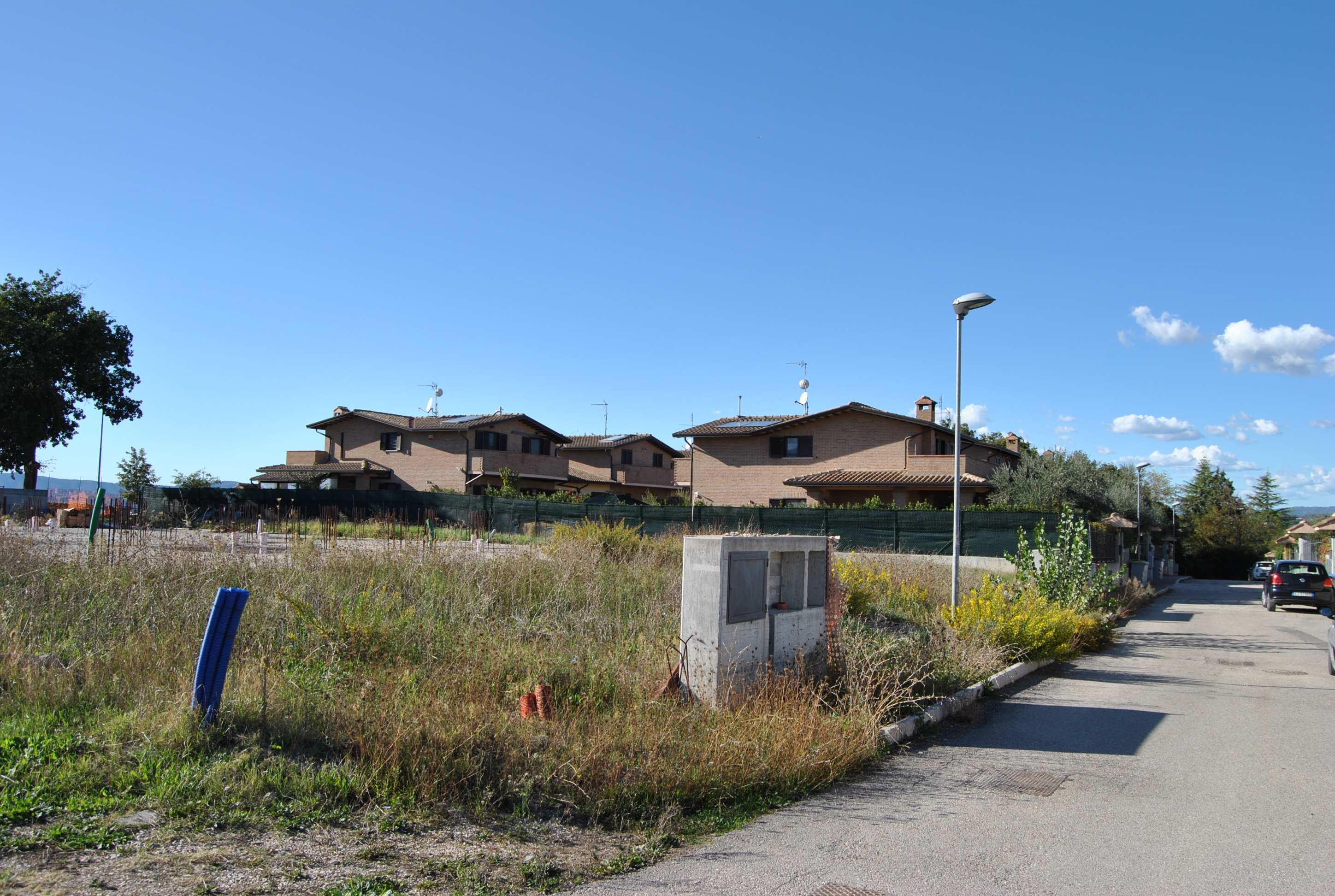 immobile terreno all'asta in Via localitĂ Pila snc - 06132 Perugia (PG) - 1