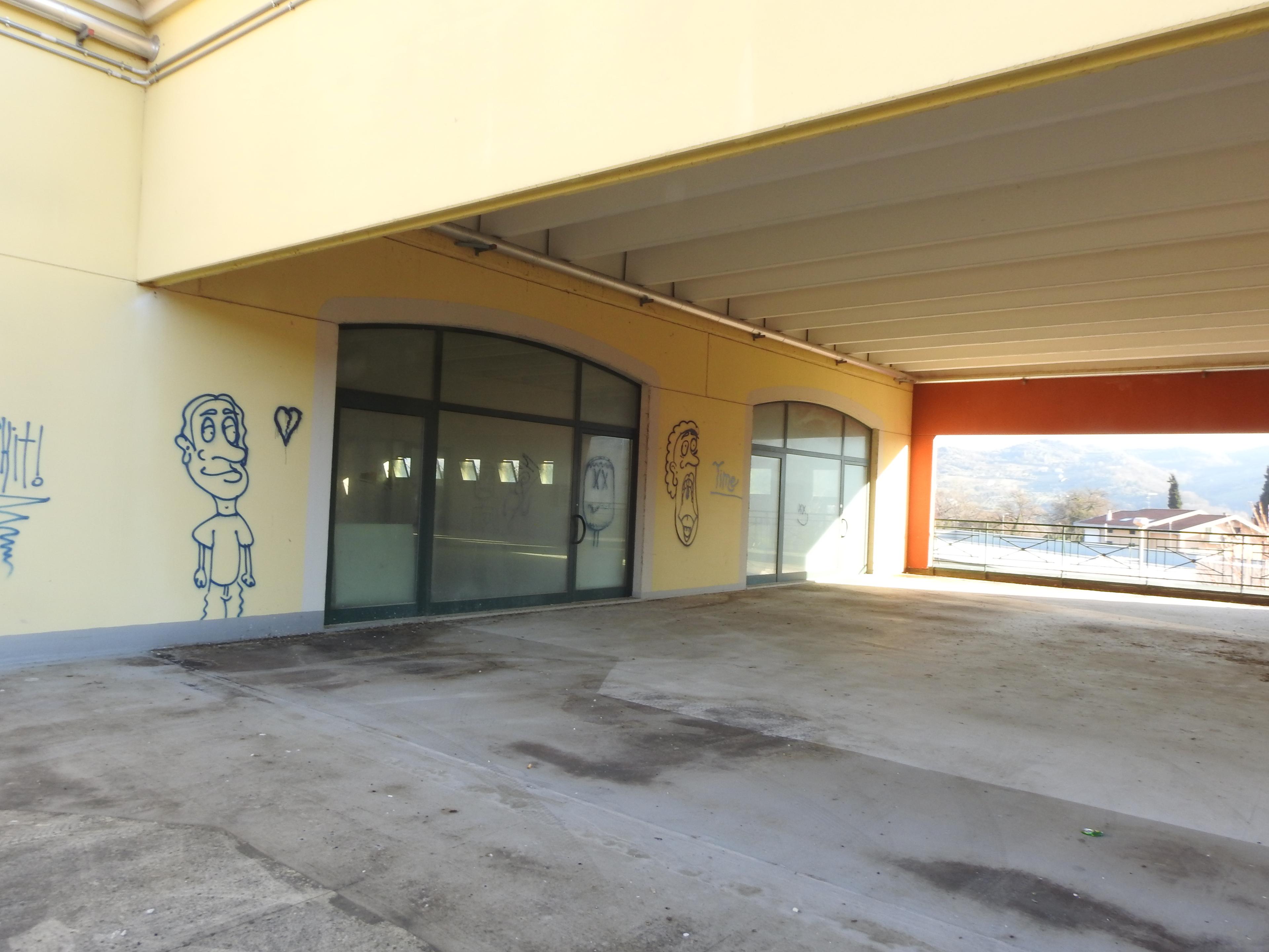 immobile appartamento all'asta in Località Maciera accesso diretto SS 150 - 64020 Canzano (TE) - 2