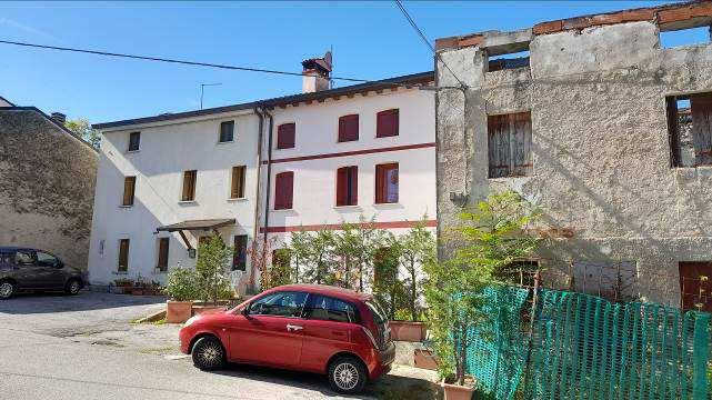 immobile appartamento all'asta in Via VIA BESSE'  27 - 36010 Chiuppano (VI) - 1