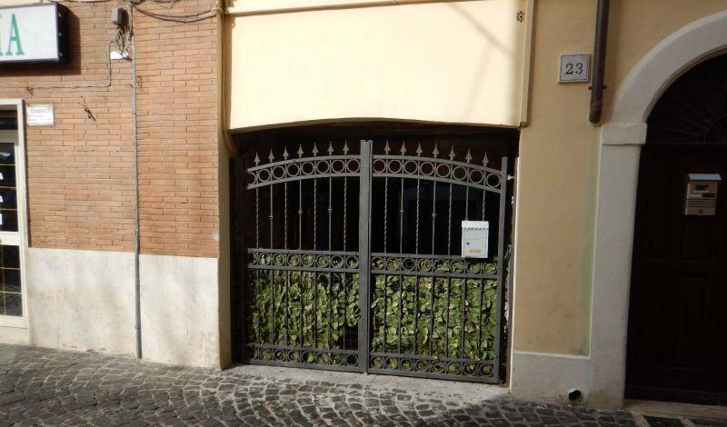 immobile negozio all'asta in Via della Libertà, 19 Colonna (RM) - 1
