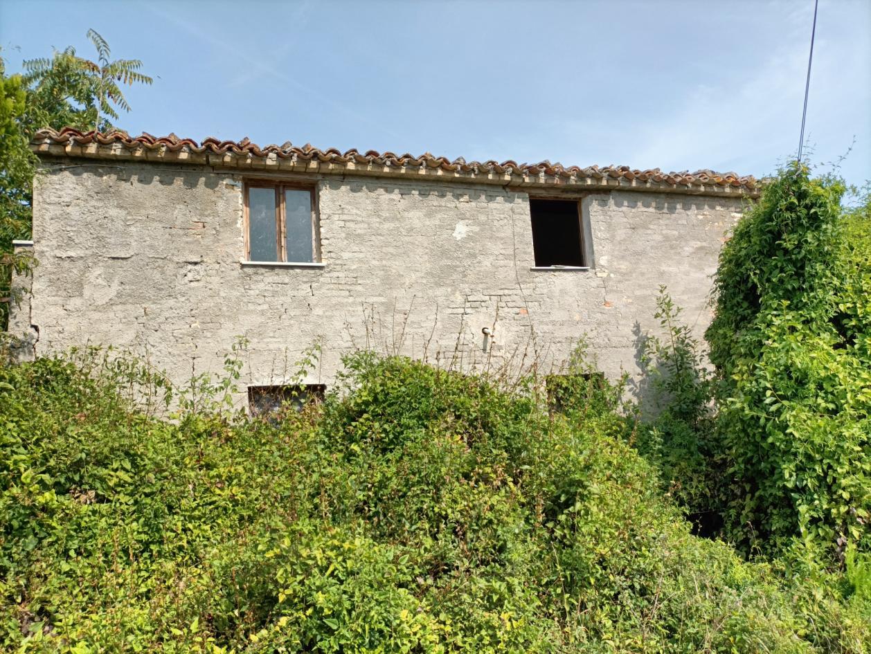 immobile casa singola all'asta in Contrada Forola IV - 63030 Acquaviva Picena (AP) - 4