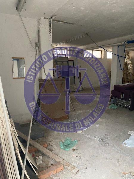 immobile laboratorio all'asta in Via Verdi 2 - 20085 Locate di Triulzi (MI) - 2