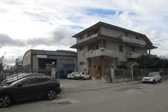 immobile magazzino all'asta in Frazione Pagliare del Tronto, Via XXV Aprile 29 - 63036 Spinetoli (AP) - 1