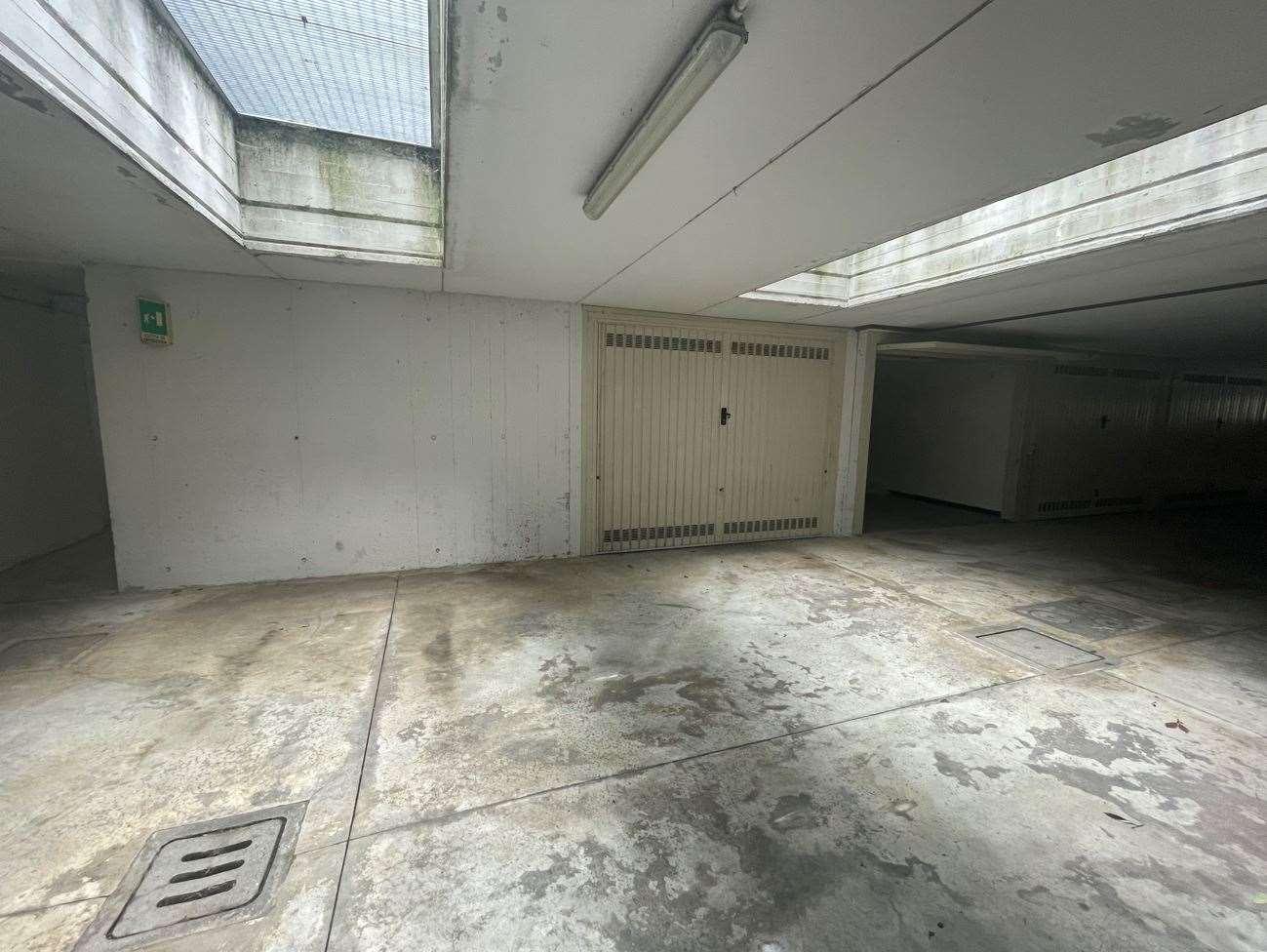 immobile garage all'asta in Via Martiri delle Foibe 10 - 20872 Cornate d'Adda (MB) - 2