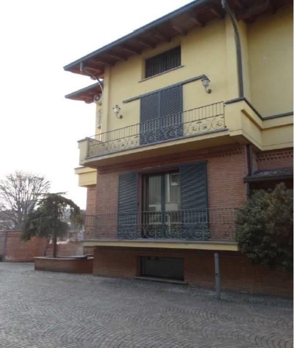 immobile attivita commerciale all'asta in via della Repubblica, 22 - 22060 Cabiate (CO) - 1