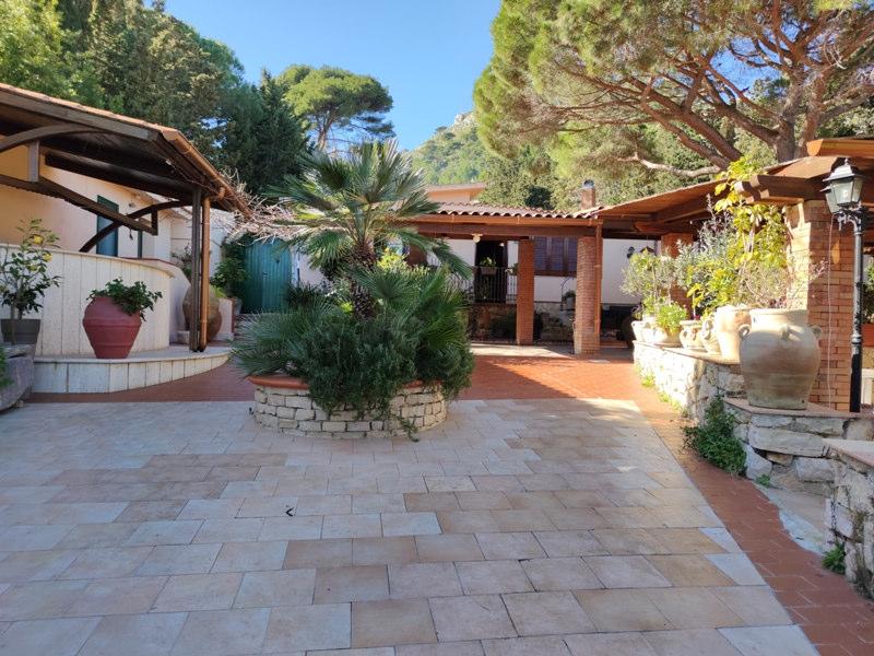 immobile attivita commerciale all'asta in Via Erice n 141 - 91019 Valderice (TP) - 1