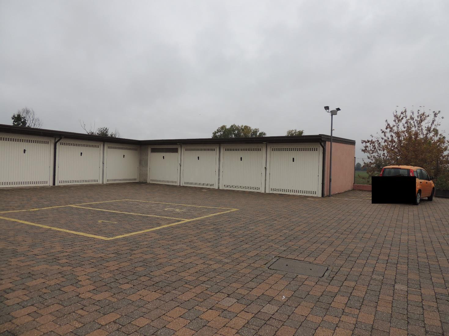 immobile garage all'asta in Via Castellazzo Depretis 4 - 27040 Pinarolo Po (PV) - 3