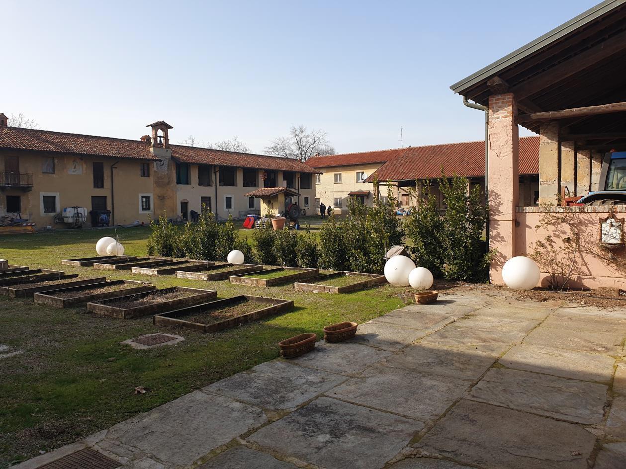 immobile appartamento all'asta in LOCALITA' CASCINA GARAGIOLA E VIA MODIGLIANI 1 Inveruno (MI) - 1