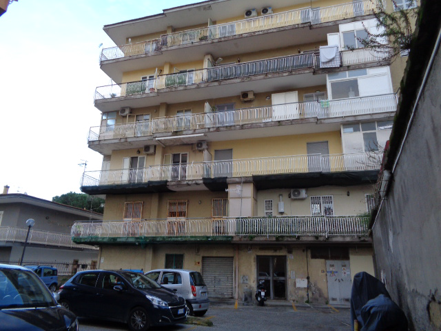 immobile appartamento all'asta in Via Sartania 28 - 80126 Napoli (NA) - 3