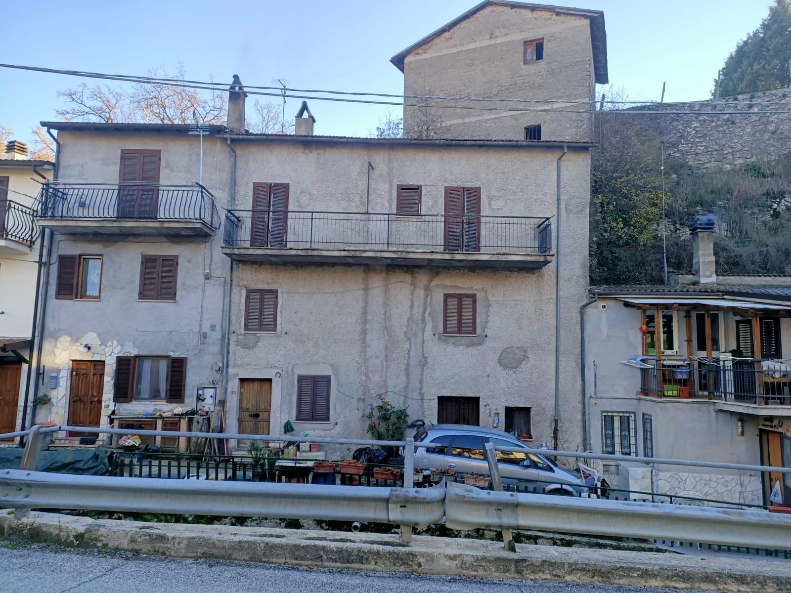 immobile appartamento all'asta in via marsicana-Fraz Tufo snc - 67061 Carsoli (AQ) - 1
