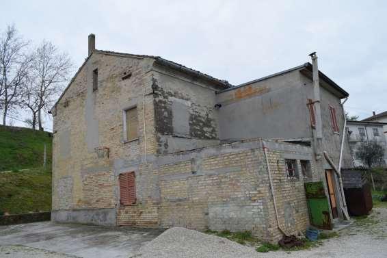 immobile rustico all'asta in Contrada Laqua 4 - 63025 Montegiorgio (FM) - 4
