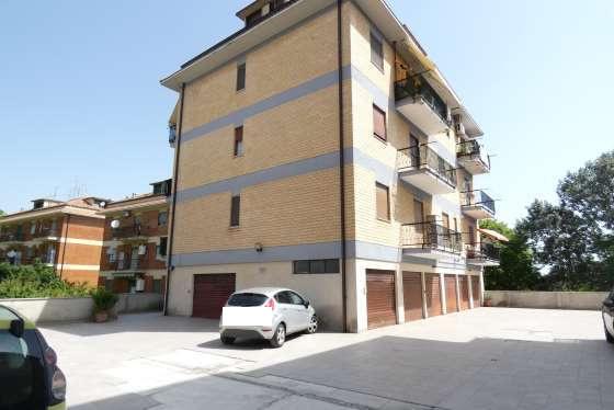 immobile appartamento all'asta in Via Brescia 23 - 63040 Folignano (AP) - 2