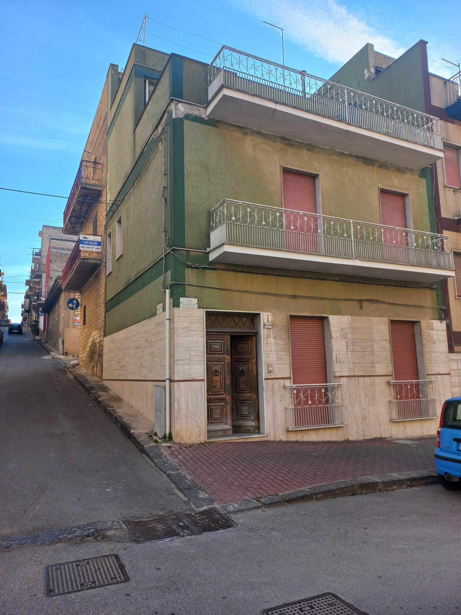 immobile appartamento all'asta in Via Salvatore Noto n 45 - 93015 Niscemi (CL) - 1