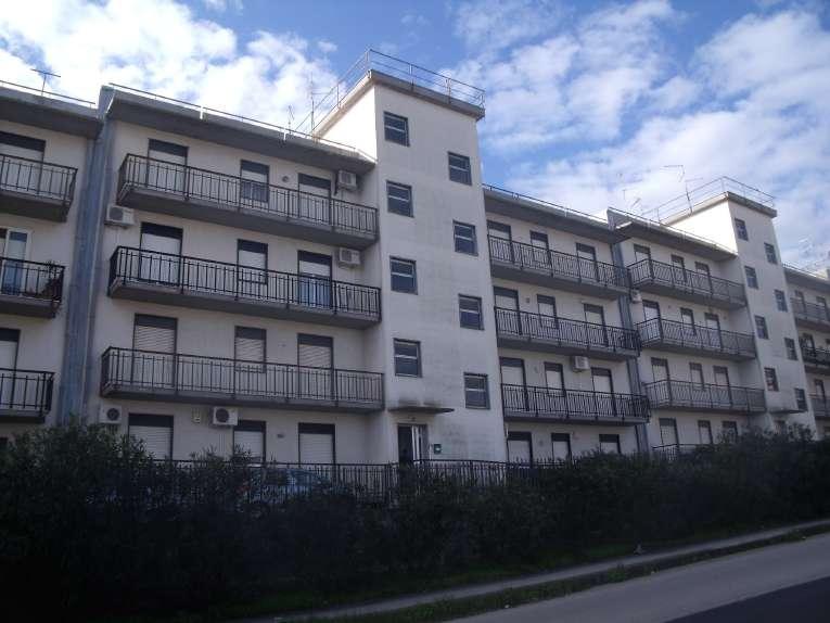immobile cantina all'asta in località Villasmundo, contrada Corvo - 96010 Melilli (SR) - 1