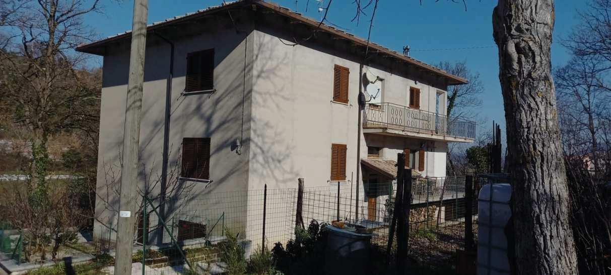 immobile appartamento all'asta in A De Gasperi - 61040 Frontone (PU) - 2