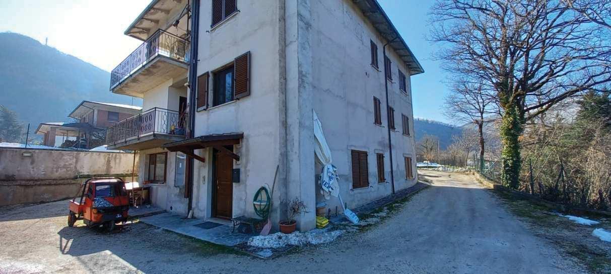 immobile appartamento all'asta in A De Gasperi - 61040 Frontone (PU) - 3