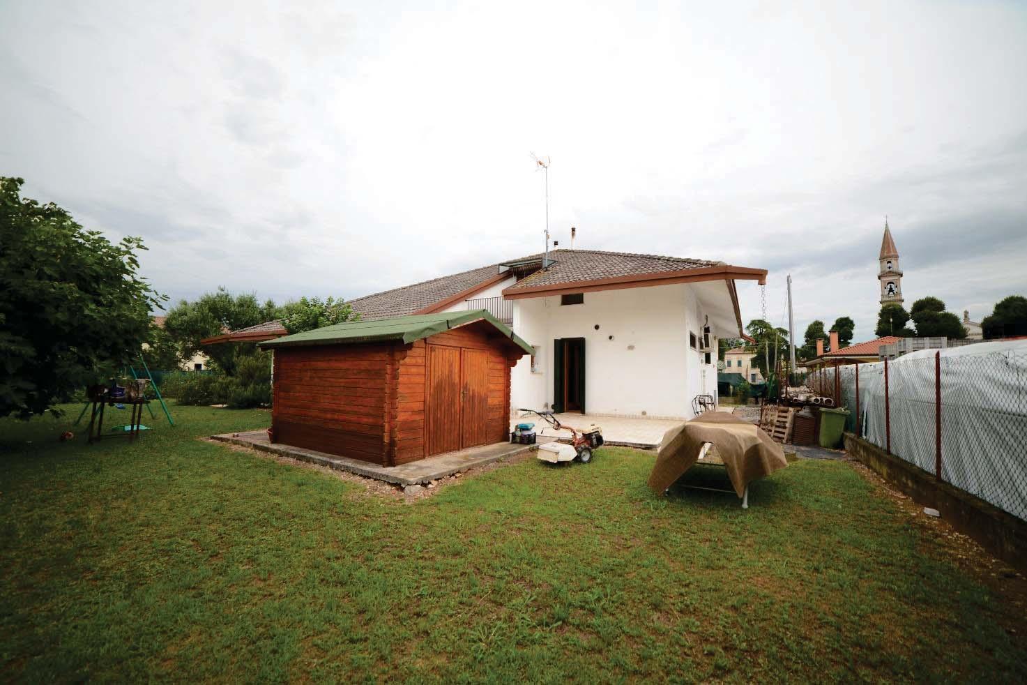 immobile villa all'asta in Via Monte Santo - 31036 Istrana (TV) - 4