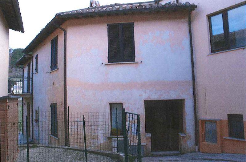 immobile appartamento all'asta in FRAZ ANNIFO - 06034 Foligno (PG) - 1