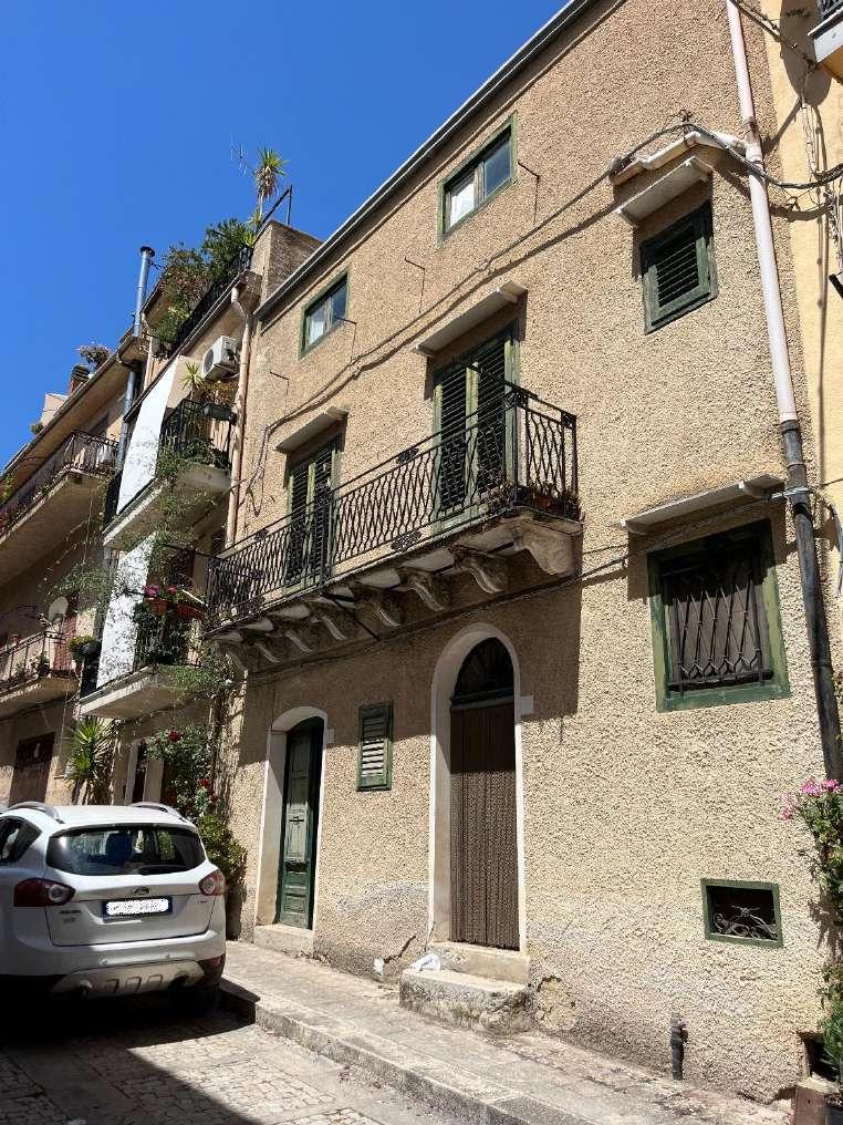 immobile appartamento all'asta in VIA VITTORIO EMANUELE II N 15-17 - 90030 Palazzo Adriano (PA) - 1