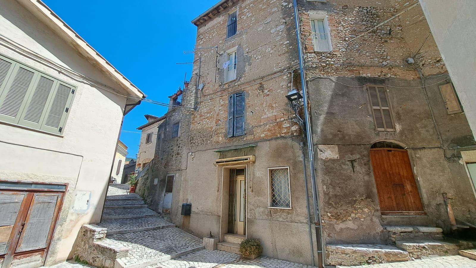 immobile rustico all'asta in Via del Municipio, 1 - 02040 Roccantica (RI) - 2