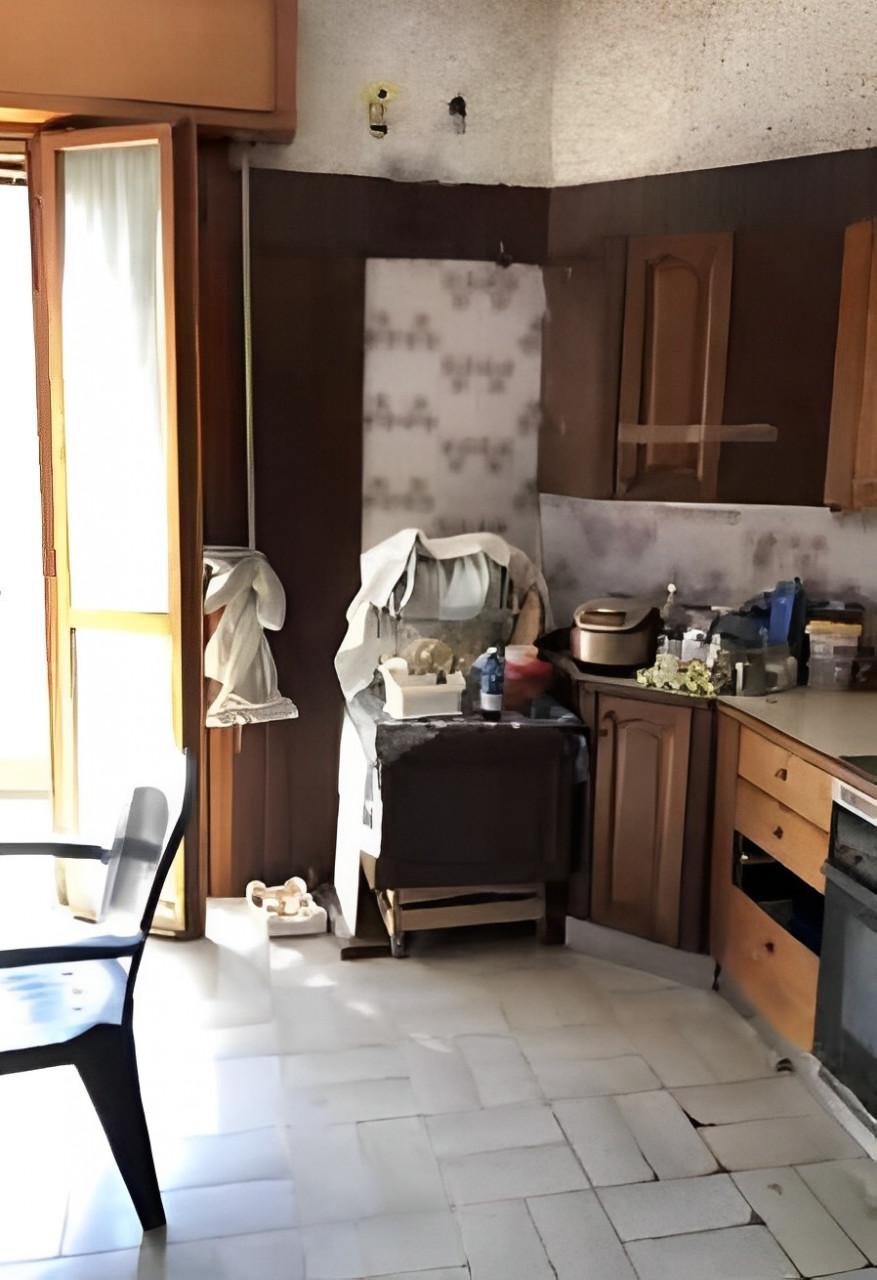 immobile TRE APPARTAMENTI, UFFICIO E BOX ALL'ASTA IN VIA GIOVANNI RIGHI NORD, CARPI (MO) - 3