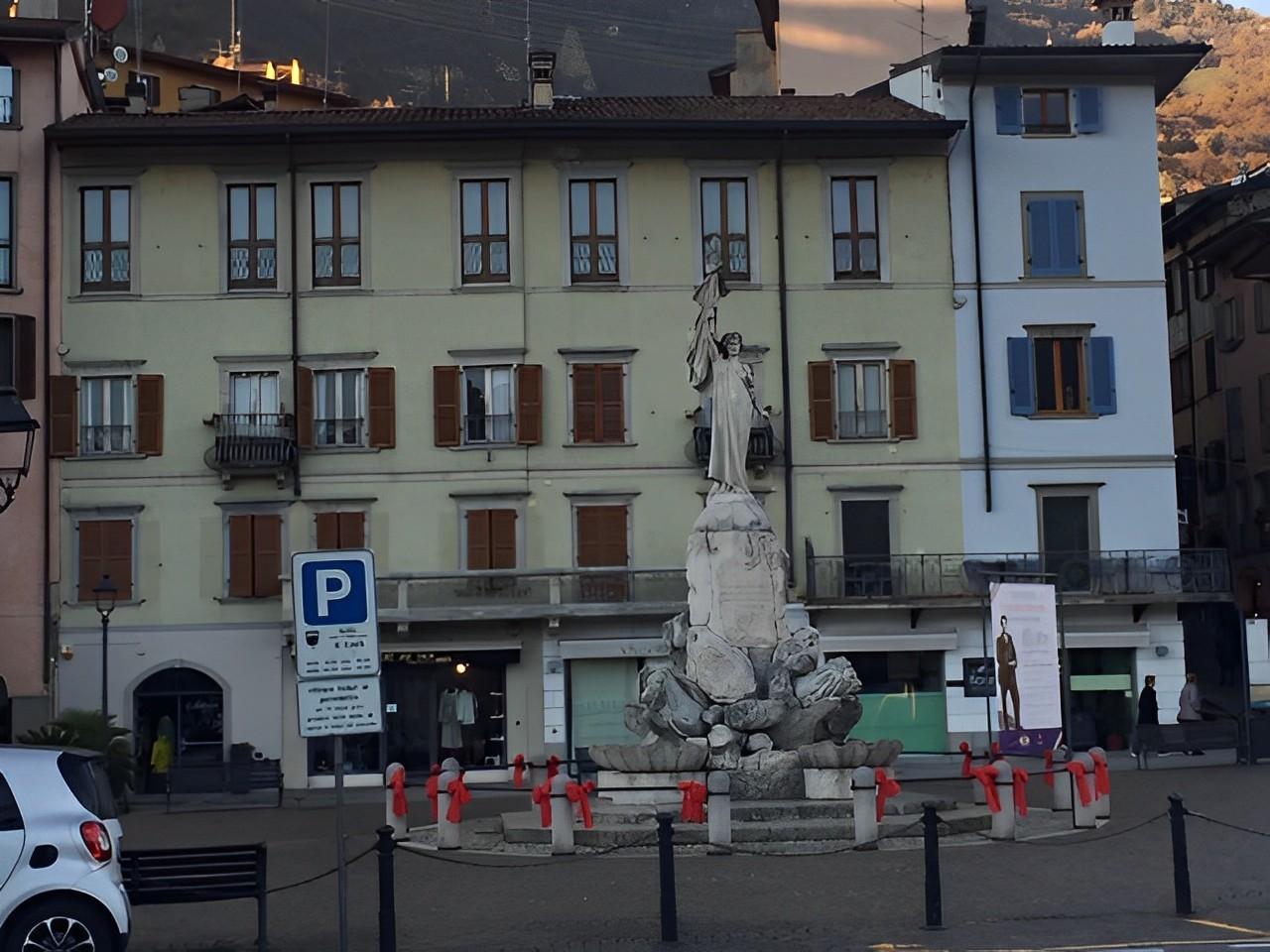 immobile CAMERE ALBERGO IN VENDITA ALL'ASTA IN VIA CAVALLOTTI, LOVERE (BG) - 1