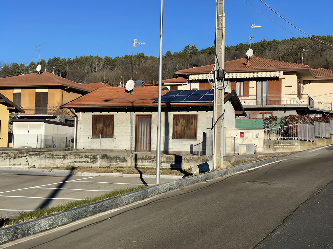 immobile VILLETTA IN ASTA CON CANTINA IN VIA GENOVA, MERCALLO (VA) - 2