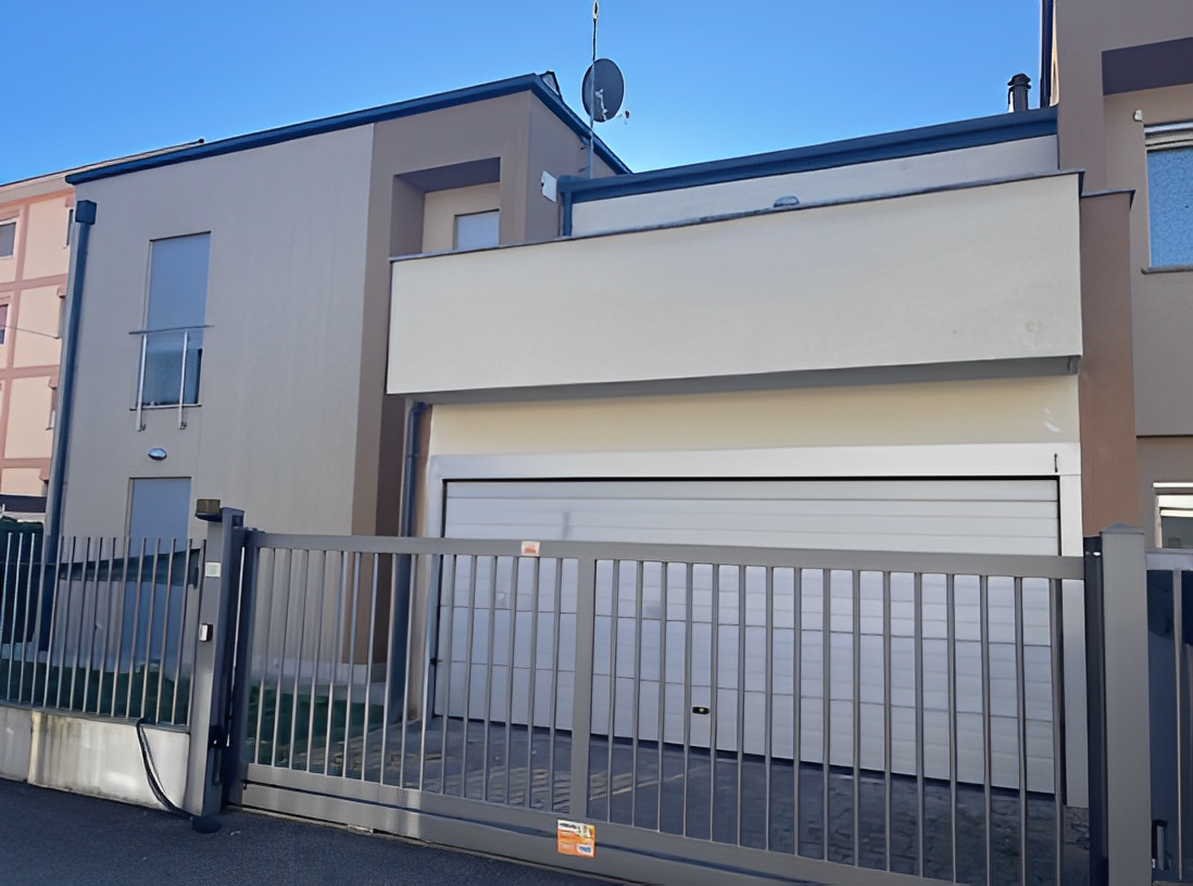 immobile APPARTAMENTO IN VENDITA ALL'ASTA IN VIA N. SAURO, MALNATE (VA) - 2