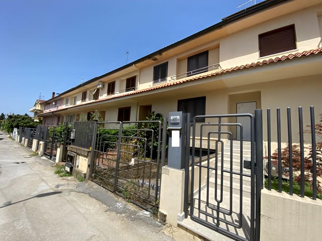 immobile VILLA IN VENDITA ALL'ASTA IN VIA TRE SENETE, CASTELVENERE (BN) - 2