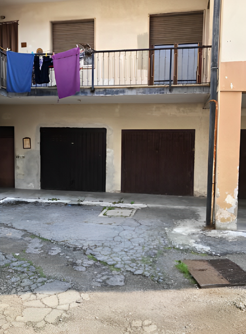 immobile BILOCALE IN VENDITA ALL'ASTA IN VIA GEROLAMO BIANCHI, CARONNO VARESINO (VA) - 4