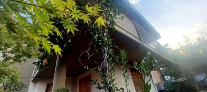 immobile Villa indipendente con giardino e lastrico all'asta ad Aci Catena - 2