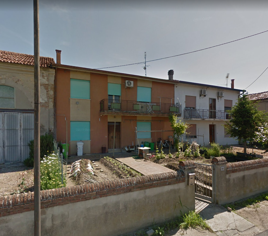 immobile CASA A DUE PIANI CON GIARDINO ALL'ASTA IN VIA RIVIERA, FRAZ.RUNZI, BAGNOLO DI PO (RO) - 2