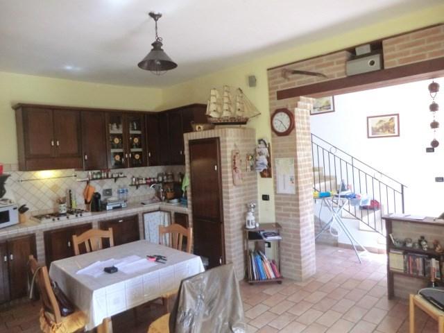 immobile TRILOCALE CON GARAGE ALL'ASTA, LOCALITA' PANTALLA, TODI (PG) - 2