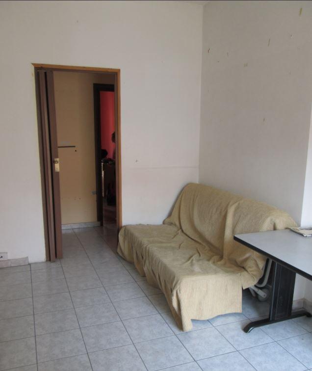 immobile BILOCALE CON CANTINA ALL'ASTA IN VIA CHATILLON, TORINO (TO) - 1