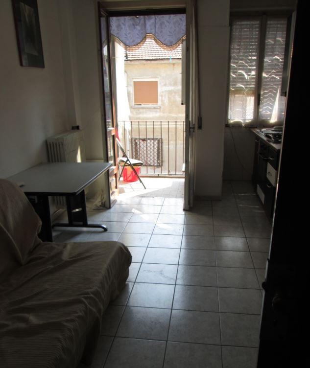 immobile BILOCALE CON CANTINA ALL'ASTA IN VIA CHATILLON, TORINO (TO) - 2