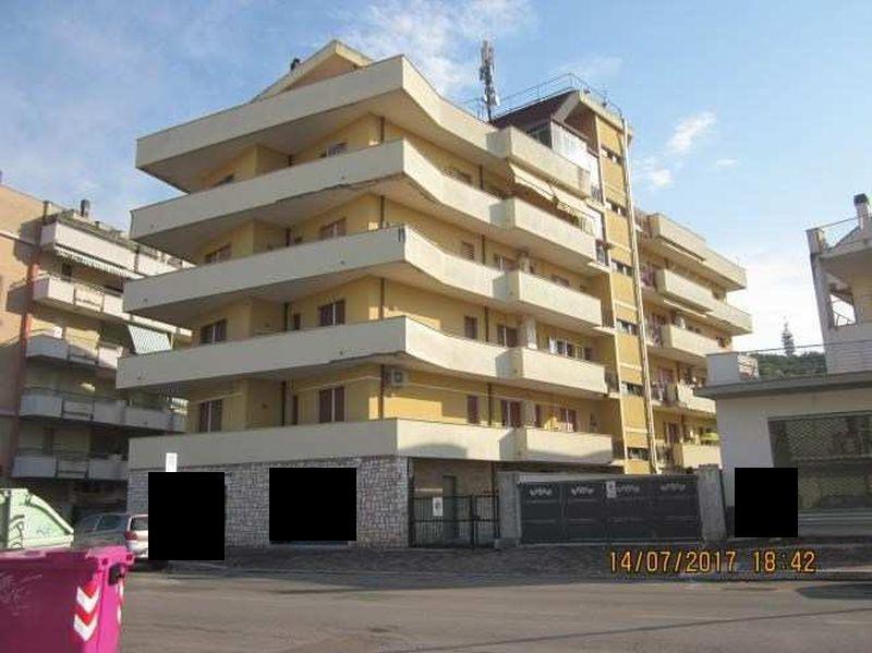 immobile QUADRILOCALE ALL'ASTA IN VIA NAZIONALE ADRIATICA NORD, PESCARE (PE) - 1
