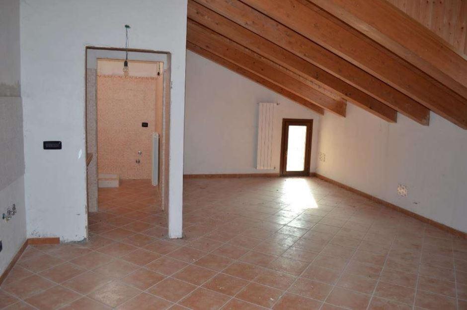 immobile MONOLOCALE MANSARDATO CON BOX E CANTINA ALL'ASTA IN REGIONE PRALUNGO, LA CASSA (TO) - 1