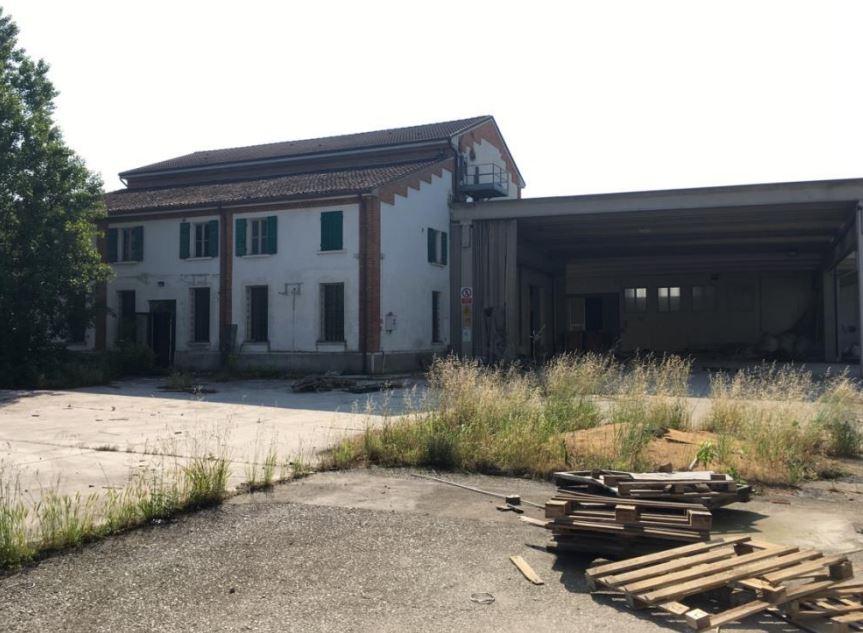 immobile COMPLESSO INDUSTRIALE CON APPARTAMENTO ALL'ASTA IN STRADA CIMITERO, ROVERBELLA (MN) - 3