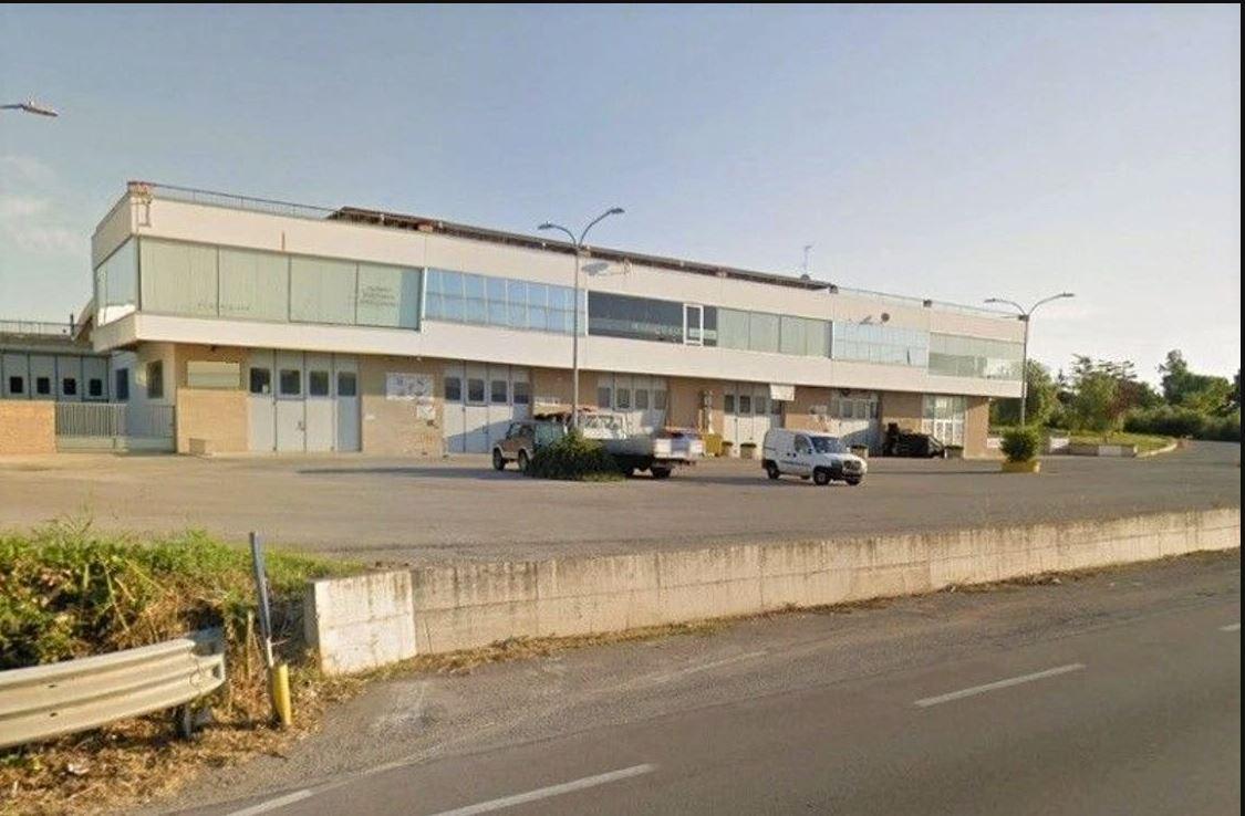 immobile MAGAZZI CON PARCHEGGIO E CORTILE ALL'ASTA IN VIA RIPOLI, GIULIANOVA (TE) - 1