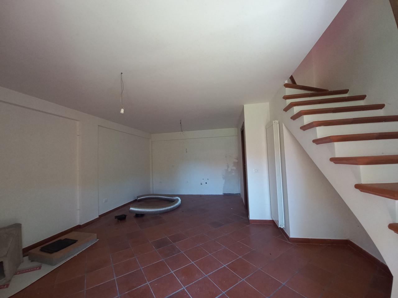 immobile CASA A SCHIERA CON ACCESSORI ALL'ASTA IN VIA CALCAGNI, LUCOLI (AQ) - 5