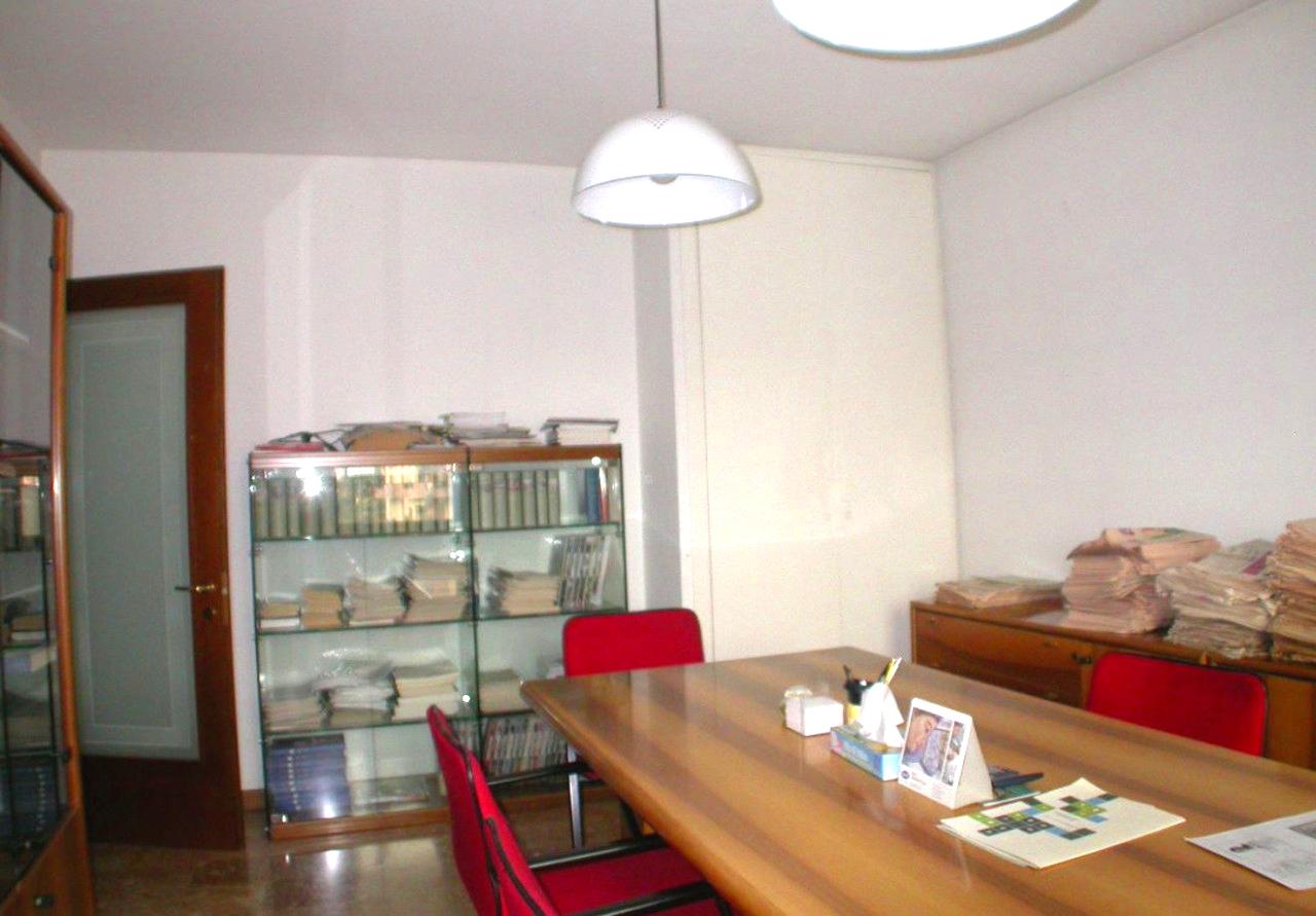 immobile UFFICIO CON BOX ALL'ASTA IN VIA KENNEDY, ARZIGNANO (VI) - 2
