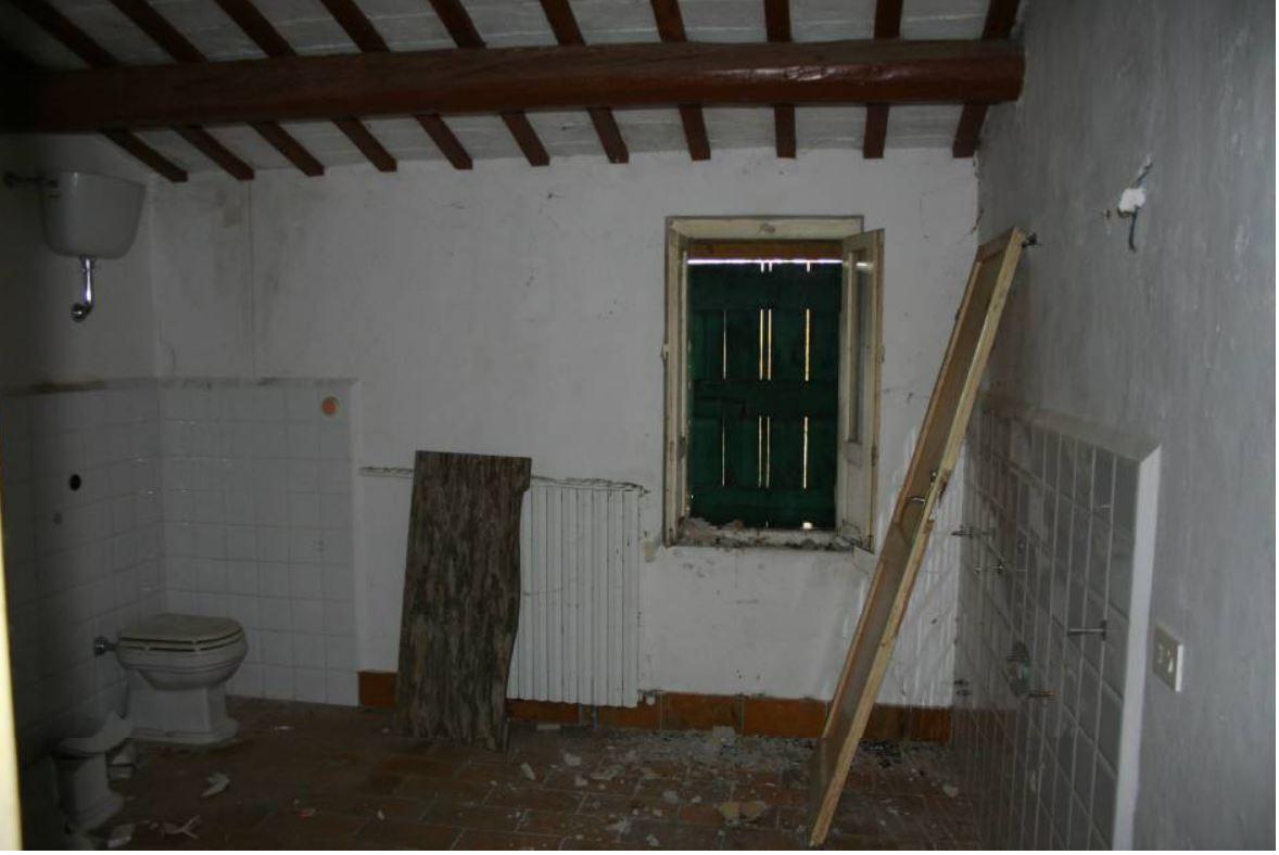 immobile VILLETTA CON ACCESSORI DA RISTRUTTURE ALL'ASTA IN CONTRADA PAZZANO, CONTROGUERRA (TE) - 3
