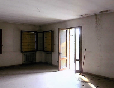 immobile CASA SINGOLA DA RISTRUTTURARE ALL'ASTA IN VIA GIUSEPPE MAZZINI A TRIBANO (PD) - 2