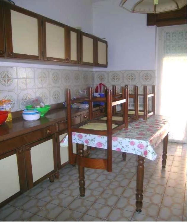 immobile AMPIO TRILOCALE CON ACCESSORI ALL'ASTA IN VIALE SOCRATE, APRILIA (LT) - 2