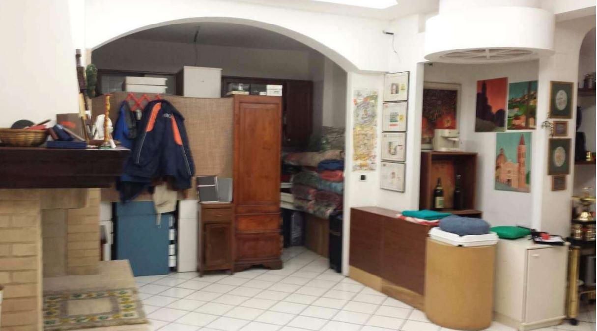 immobile DEPOSITO ALL'ASTA IN VIA GIACOMO MATTEOTTI, CORRIDONIA (MC) - 2