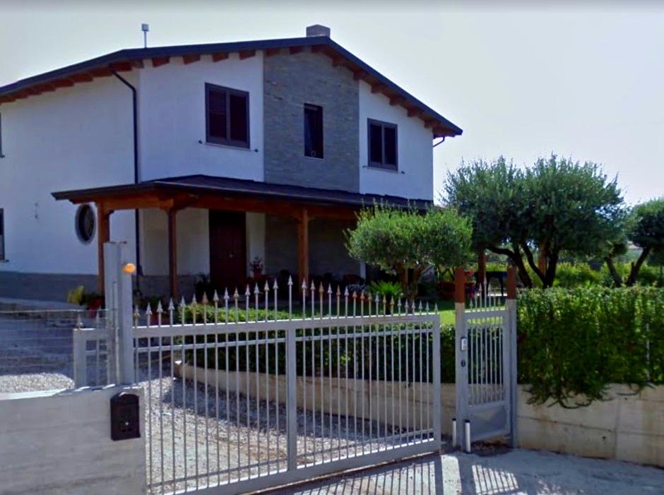 immobile CAPANN0NE E ALLOGGIO ALL'ASTA IN VIA MATTINELLE SUPERIORE, CAMPAGNA (SA) - 2