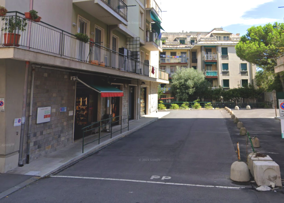 immobile AMPIO NEGOZIO ALL'ASTA CON AREA PARCHEGGIO IN VIA TRENTO, GENOVA (GE) - 3