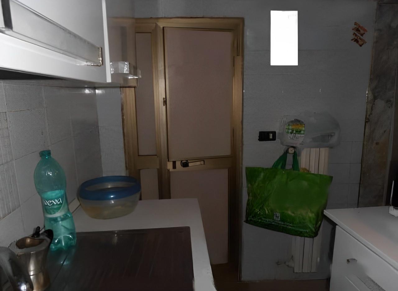 immobile TRILOCALE ALL'ASTA IN VIA TREVISANI, BARI (BA) - 3